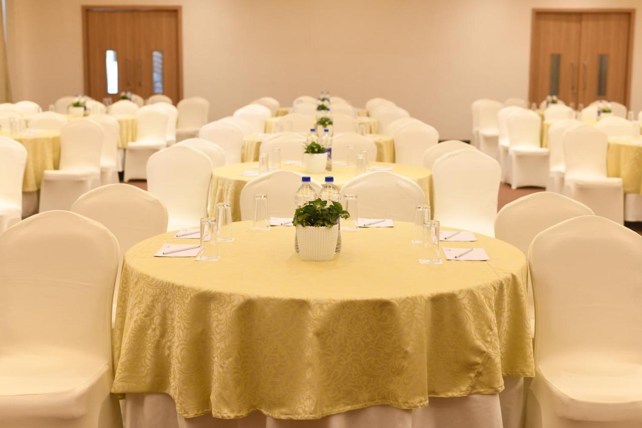 Harsha The Fern Shivamogga Hotel Kültér fotó